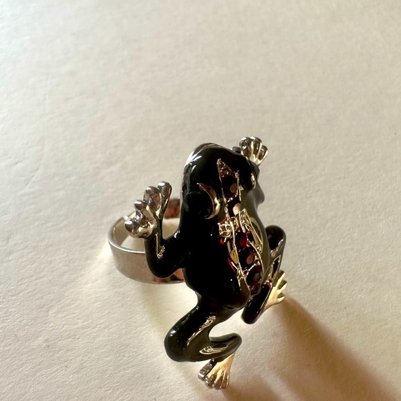 Froggy ring. Fits all sizes adjustable. - Picture 3 of 3